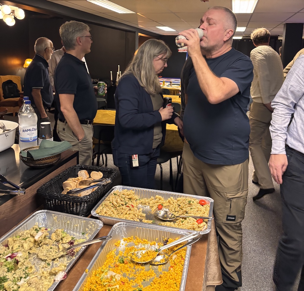 Bild från ABB på AW hos Flipperklubben – en kväll full av skratt, flipper och gemenskap